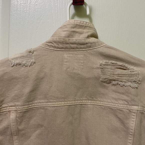 Pastel Light Baby Pink American Eagle Ripped Jean Jacket Size Medium - Picture 7 of 8